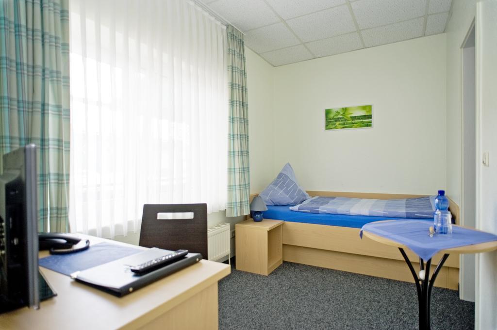 Koehler'S Hof Hotel Sehnde Ruang foto