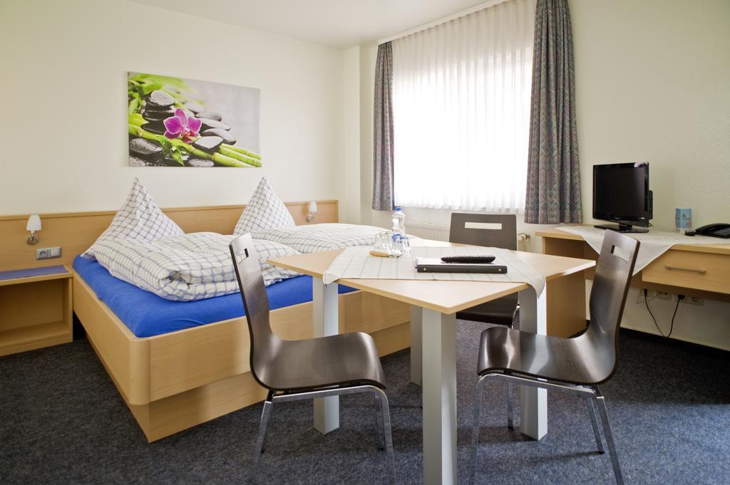 Koehler'S Hof Hotel Sehnde Ruang foto